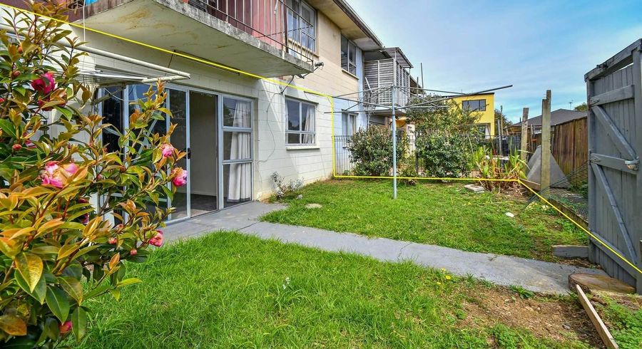  at 8/33 Hutton Street, Otahuhu, Auckland City, Auckland