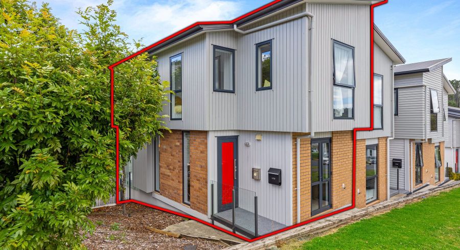 at 1/10 Silver Moon Road, Albany Heights, Auckland