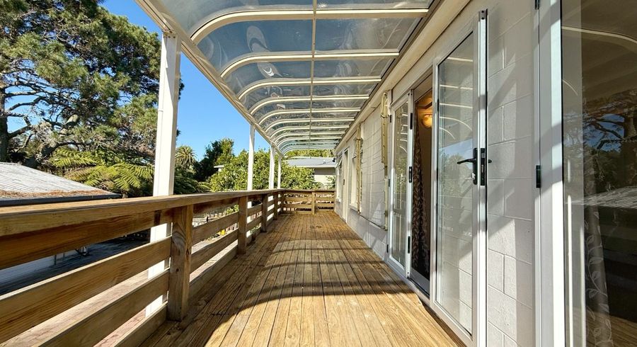  at 2/27 Glendene Avenue, Glendene, Waitakere City, Auckland