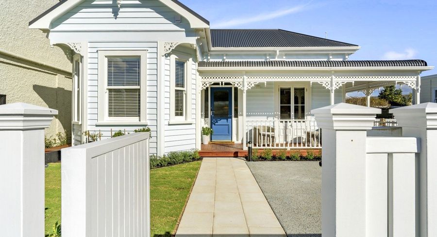  at 4 Clarence Road, Northcote Point, North Shore City, Auckland