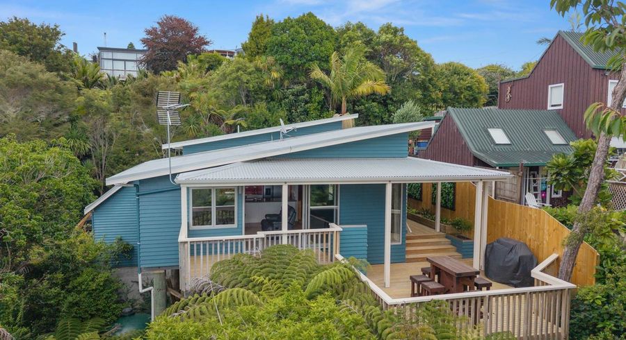  at 2/15 Beatrice Avenue, Hillcrest, North Shore City, Auckland