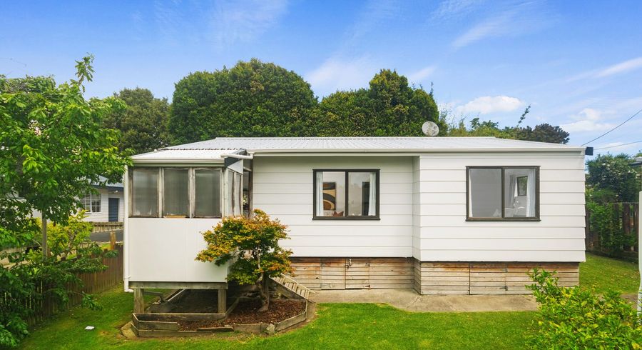  at 4B Grainger Road, Te Atatu South, Waitakere City, Auckland