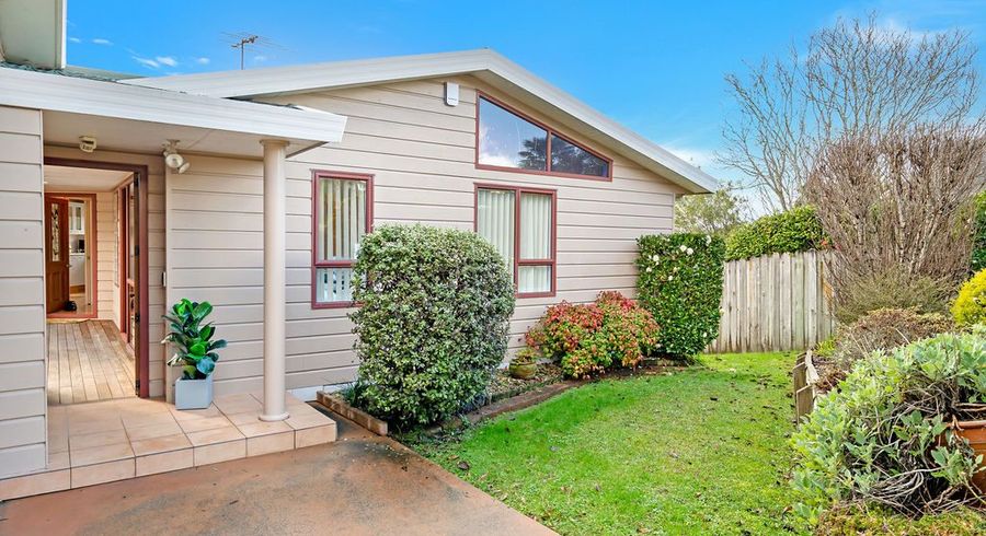  at 8 Princess Maria Place, Massey, Auckland