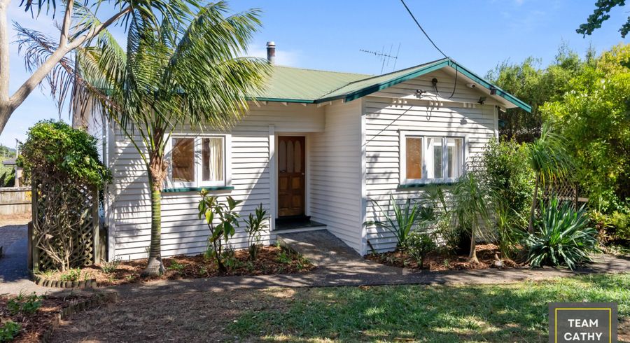  at 122 Rathgar Road, Henderson, Auckland