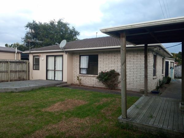  at 2/21 Gloaming Pl, Conifer Grove, Papakura, Auckland