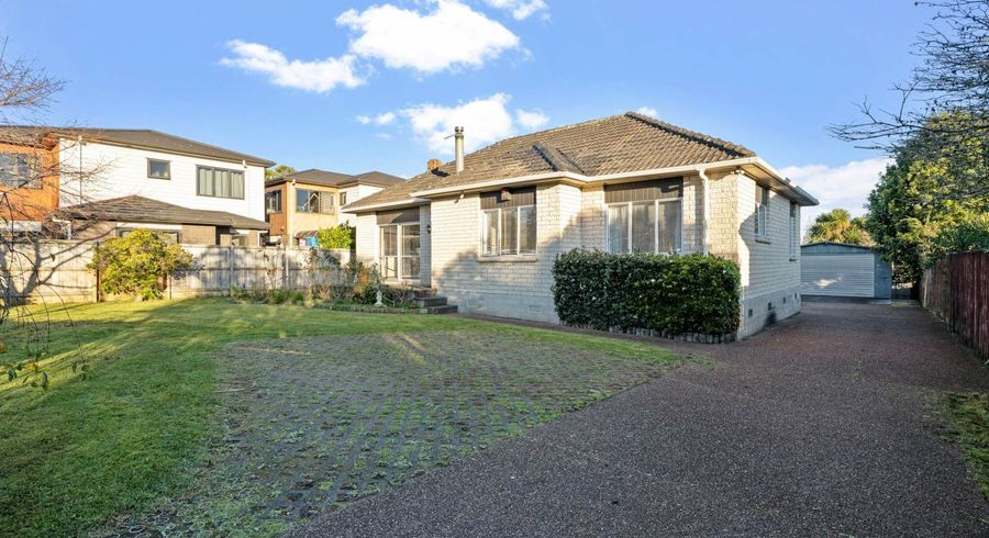  at 15 Weston Avenue, Papatoetoe, Manukau City, Auckland