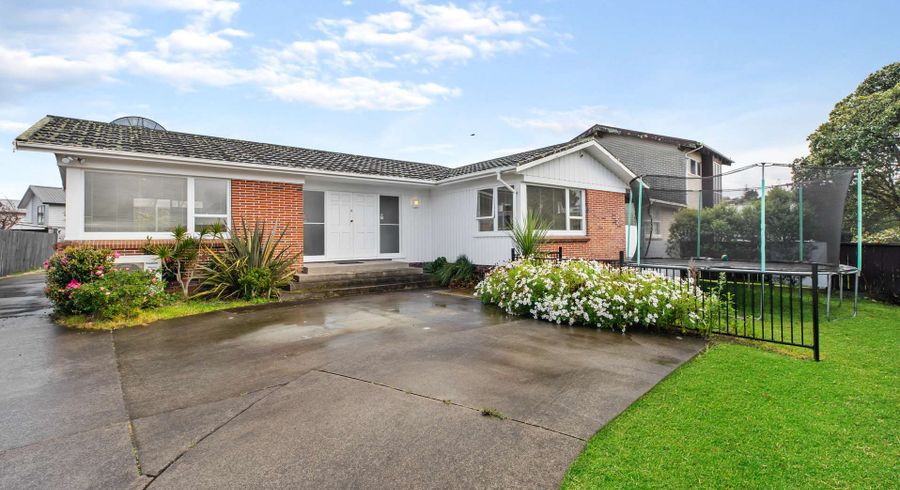  at 128 Edgewater Drive, Pakuranga, Auckland