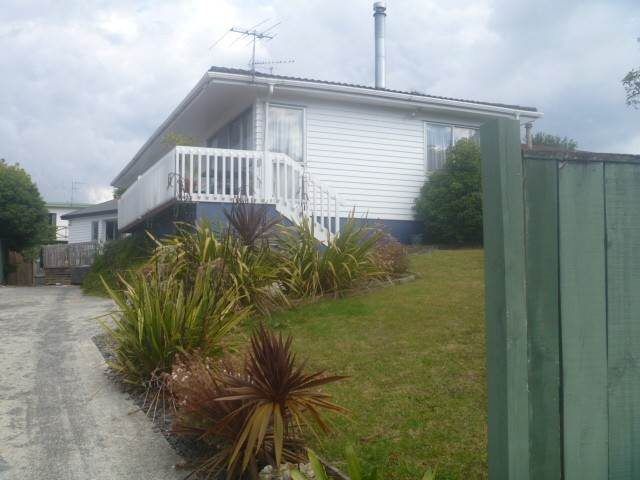  at 6 Yarra Place, Botany Downs, Manukau City, Auckland