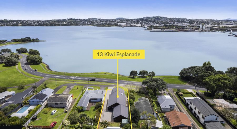  at 13 Kiwi Esplanade, Mangere Bridge, Manukau City, Auckland