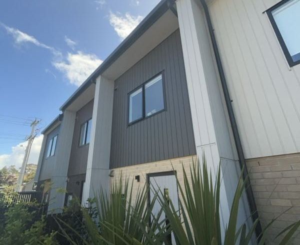  at 6 Selo Street, Glen Eden, Waitakere City, Auckland