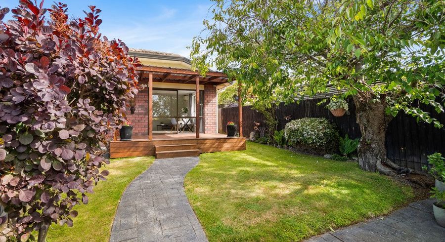  at 1/5 Clonbracken Lane, Heathcote, Christchurch City, Canterbury