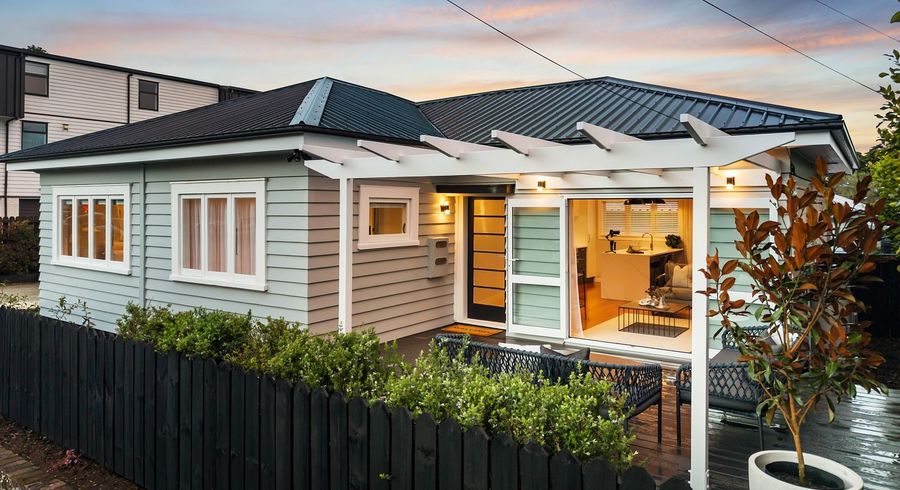  at 111 Kiwi Road, Point Chevalier, Auckland City, Auckland