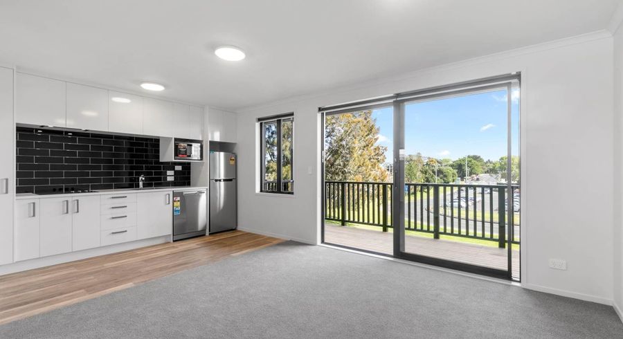  at 10/90 Swaffield Road, Papatoetoe, Manukau City, Auckland