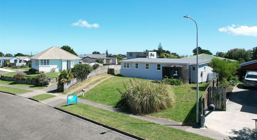  at 4 Taonui Street, Waitarere Beach, Levin