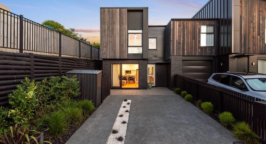  at 10 Nga Tutu Place, Belmont, North Shore City, Auckland