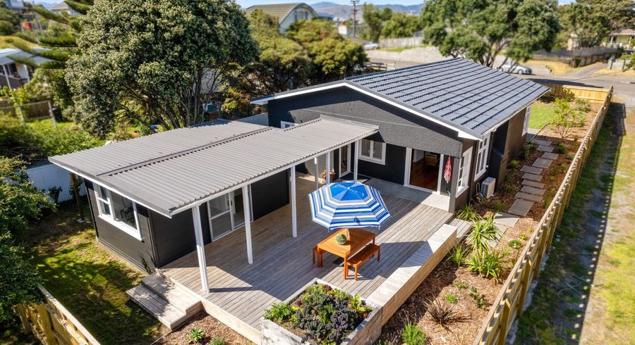  at 52 Tasman Road, Otaki Beach, Otaki