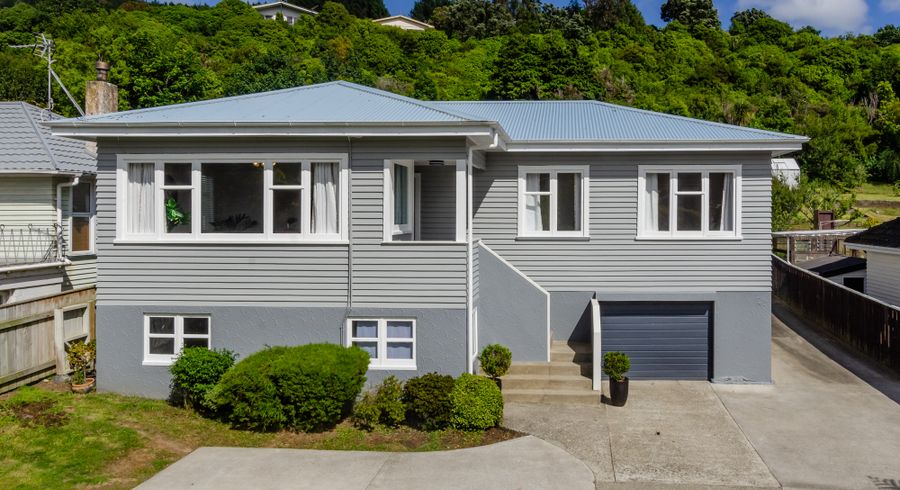  at 349 Main Road, Tawa, Wellington