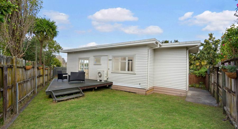  at 2/41 Pomaria Road, Henderson, Auckland