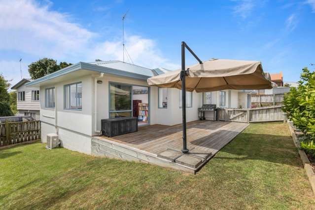  at 2/840 Whangaparoa Road, Manly, Rodney, Auckland