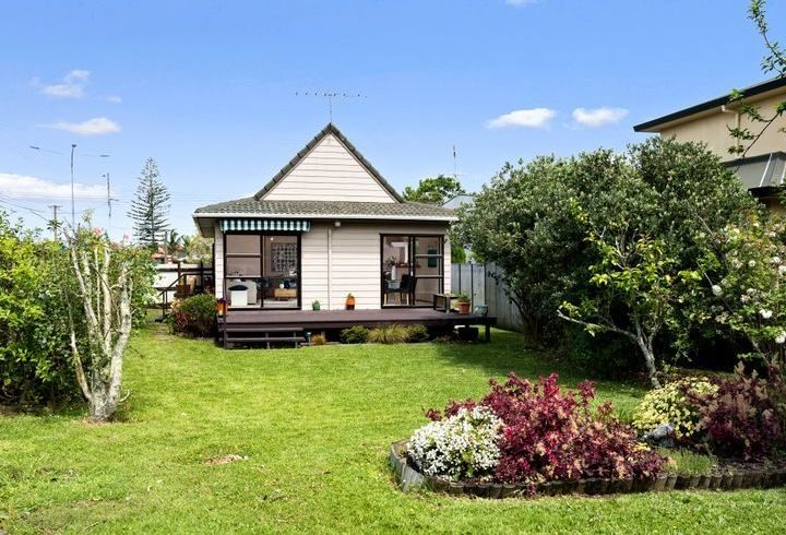  at 13 Ocean View Road, Hillcrest, North Shore City, Auckland