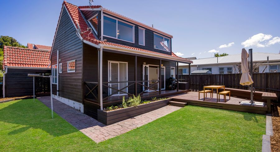  at 2/31 Wairakei Street, Greenlane, Auckland