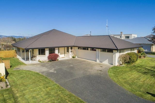  at 51 Royal Oak Drive, Kelvin Grove, Palmerston North