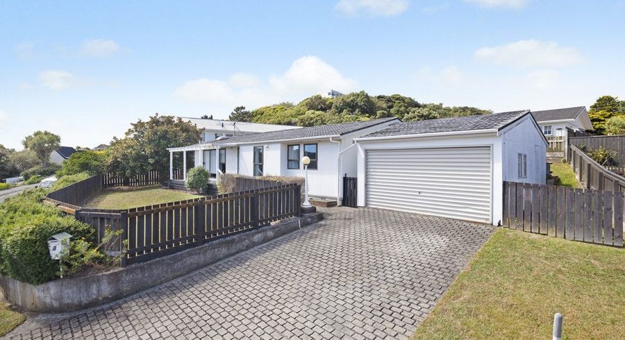  at 3 Ensign Lane, Whitby, Porirua