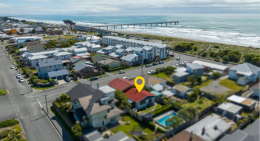  at 2/15 Hood Street, New Brighton, Christchurch