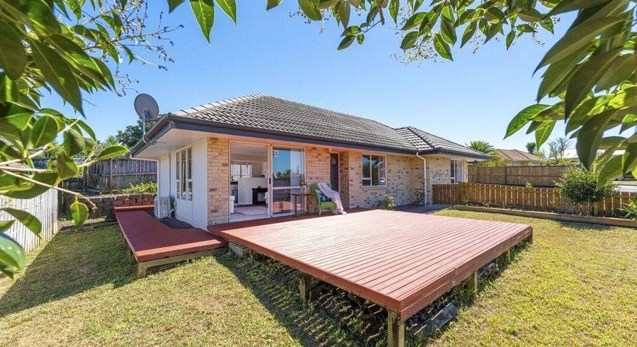  at 13 Legacy Drive, Henderson, Waitakere City, Auckland