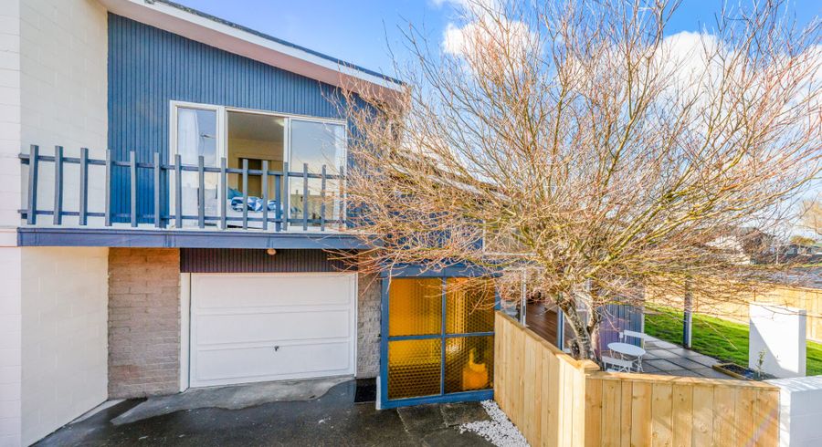  at 2/30 Whiteacres Drive, Sunnyhills, Manukau City, Auckland