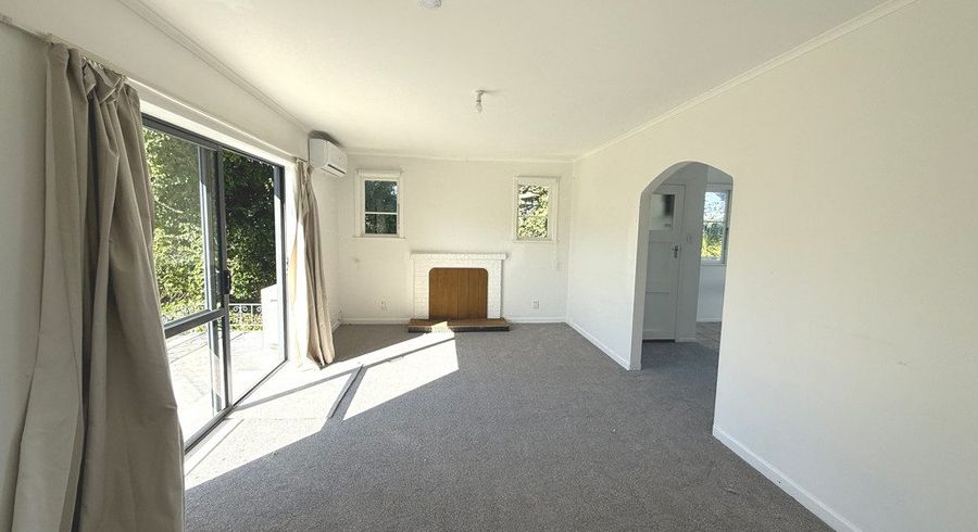  at 586 East Coast Road, Pinehill, North Shore City, Auckland