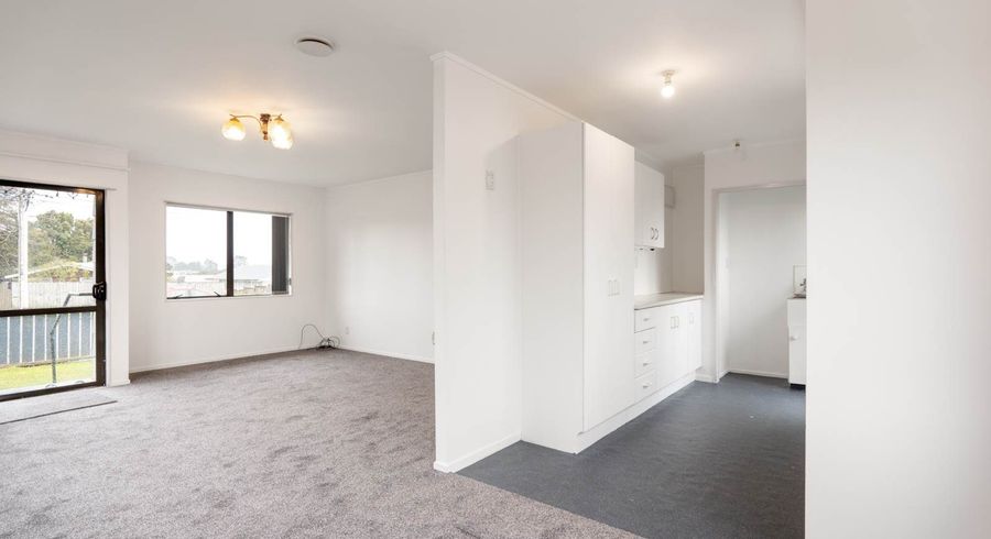  at 4 Barrys Road, Glendene, Waitakere City, Auckland