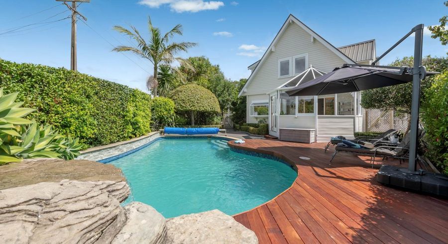  at 6 Pohutukawa Road, Beachlands, Manukau City, Auckland