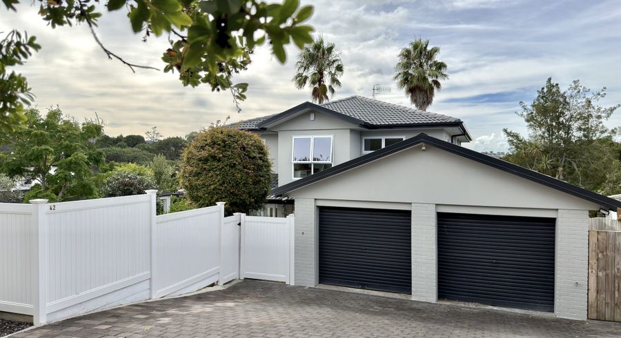  at 42 Ravenstone Place, Chatswood, North Shore City, Auckland