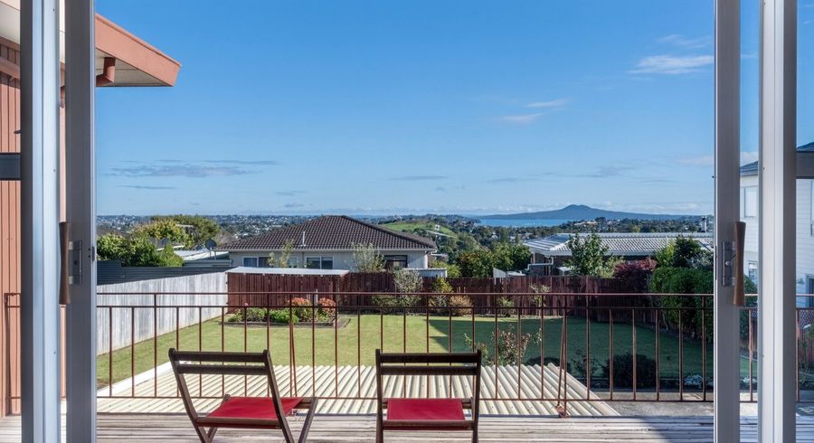  at 41 Bradbury Road, Botany Downs, Auckland