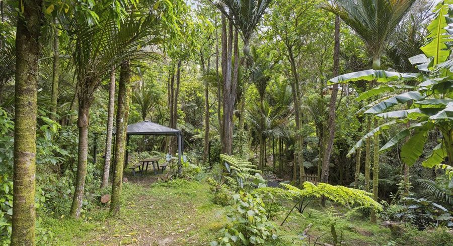  at 90 Laingholm Drive, Laingholm, Waitakere City, Auckland