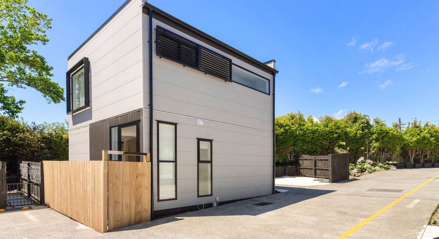  at 9/10 Hutchinsons Road, Bucklands Beach, Manukau City, Auckland