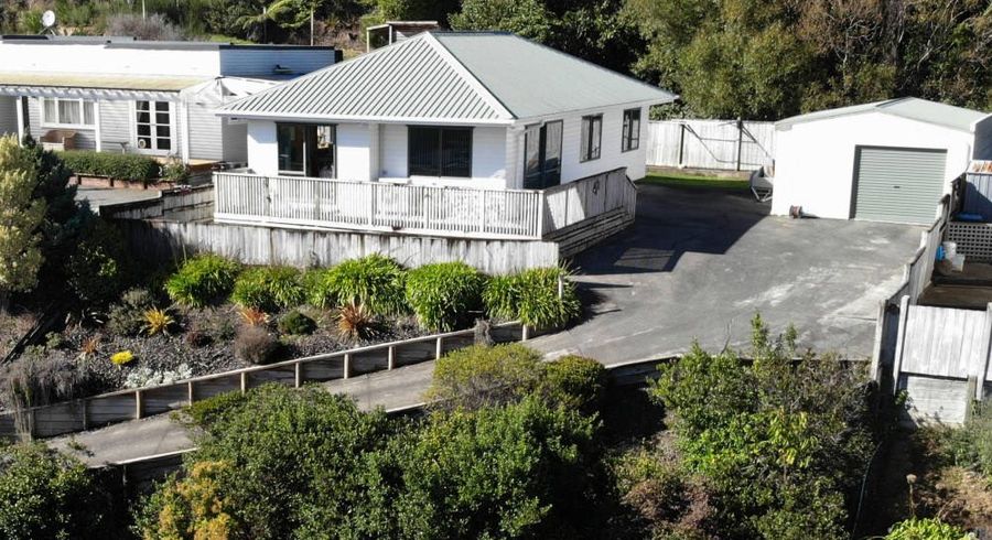  at 2 Hillside Drive, Maoribank, Upper Hutt