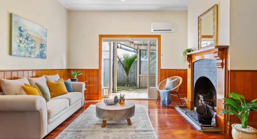  at 1/72 Onewa Road, Northcote Point, Auckland