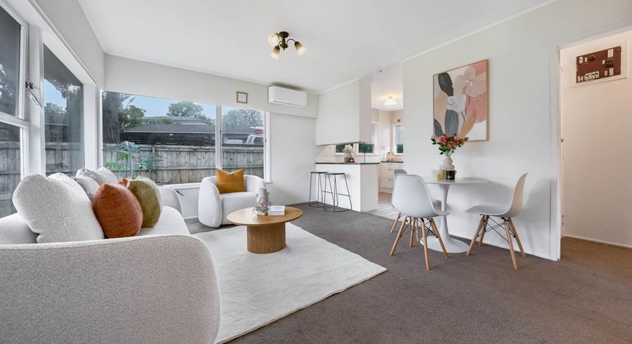  at 2/40 Cheval Drive, Totara Vale, North Shore City, Auckland