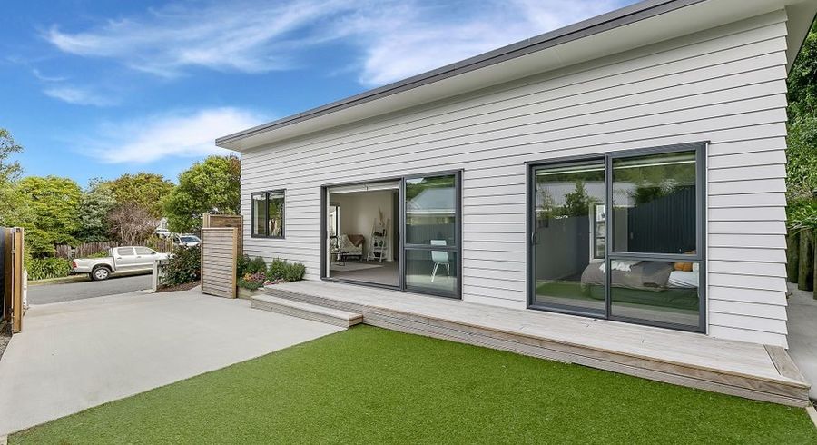  at 104 Rangituhi Crescent, Takapuwahia, Porirua