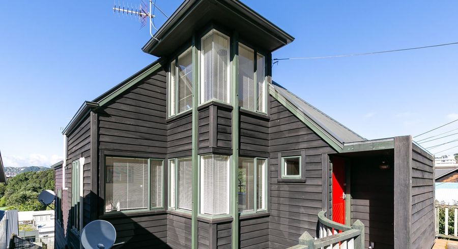  at 10 Barton Terrace, Thorndon, Wellington