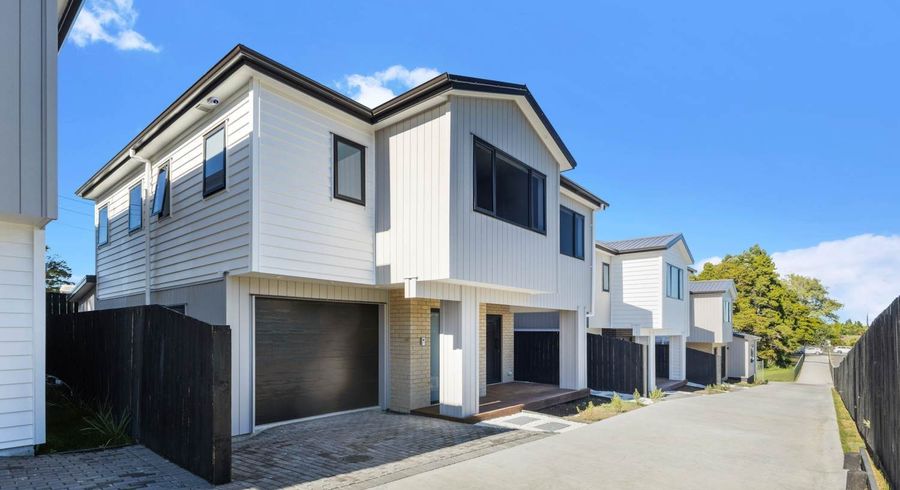  at 2 & 3/142 Great South Road, Manurewa, Manukau City, Auckland