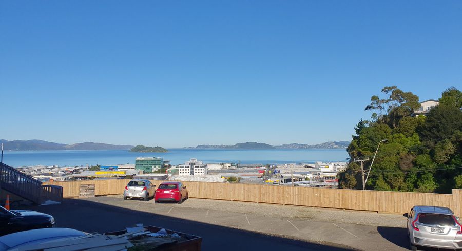  at 4 London Road, Korokoro, Lower Hutt, Wellington