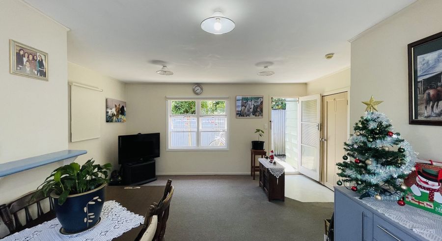  at 28A Larissa Avenue, Henderson, Waitakere City, Auckland