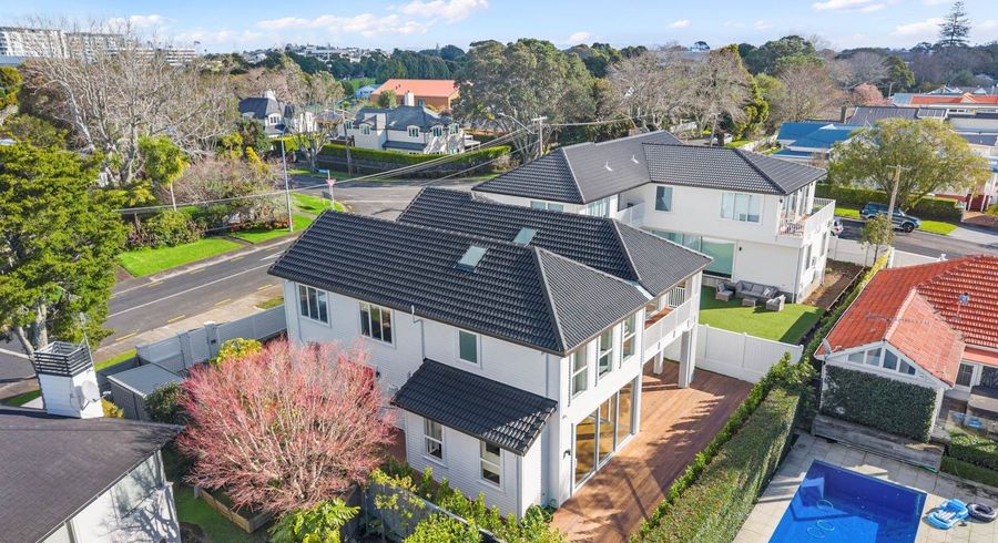  at 19 Korau Road, Greenlane, Auckland City, Auckland