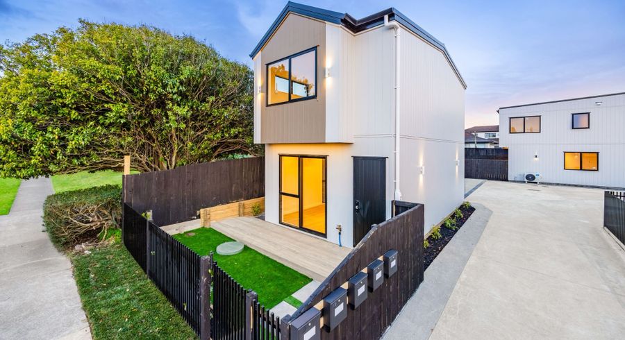  at Lot 2/9 Grande Vue Road, Papatoetoe, Manukau City, Auckland
