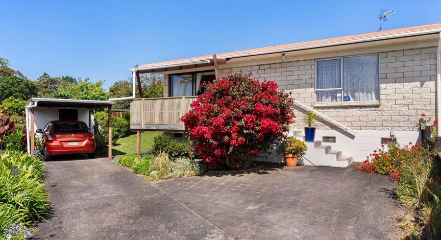  at 2/4 Dalwhinnie Parade, Highland Park, Manukau City, Auckland