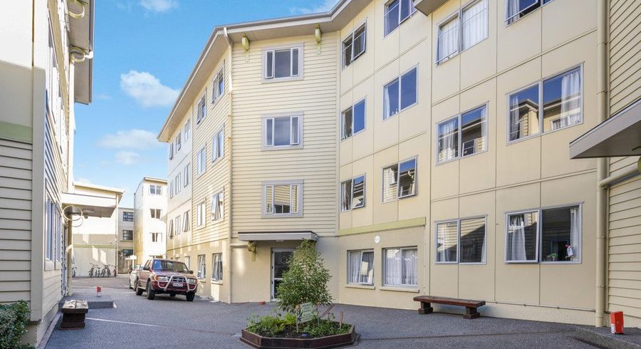  at 17/4 Sussex Street, Mount Cook, Wellington