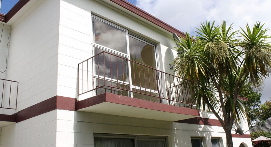  at 2/39 Woodward Road, Mount Albert, Auckland City, Auckland